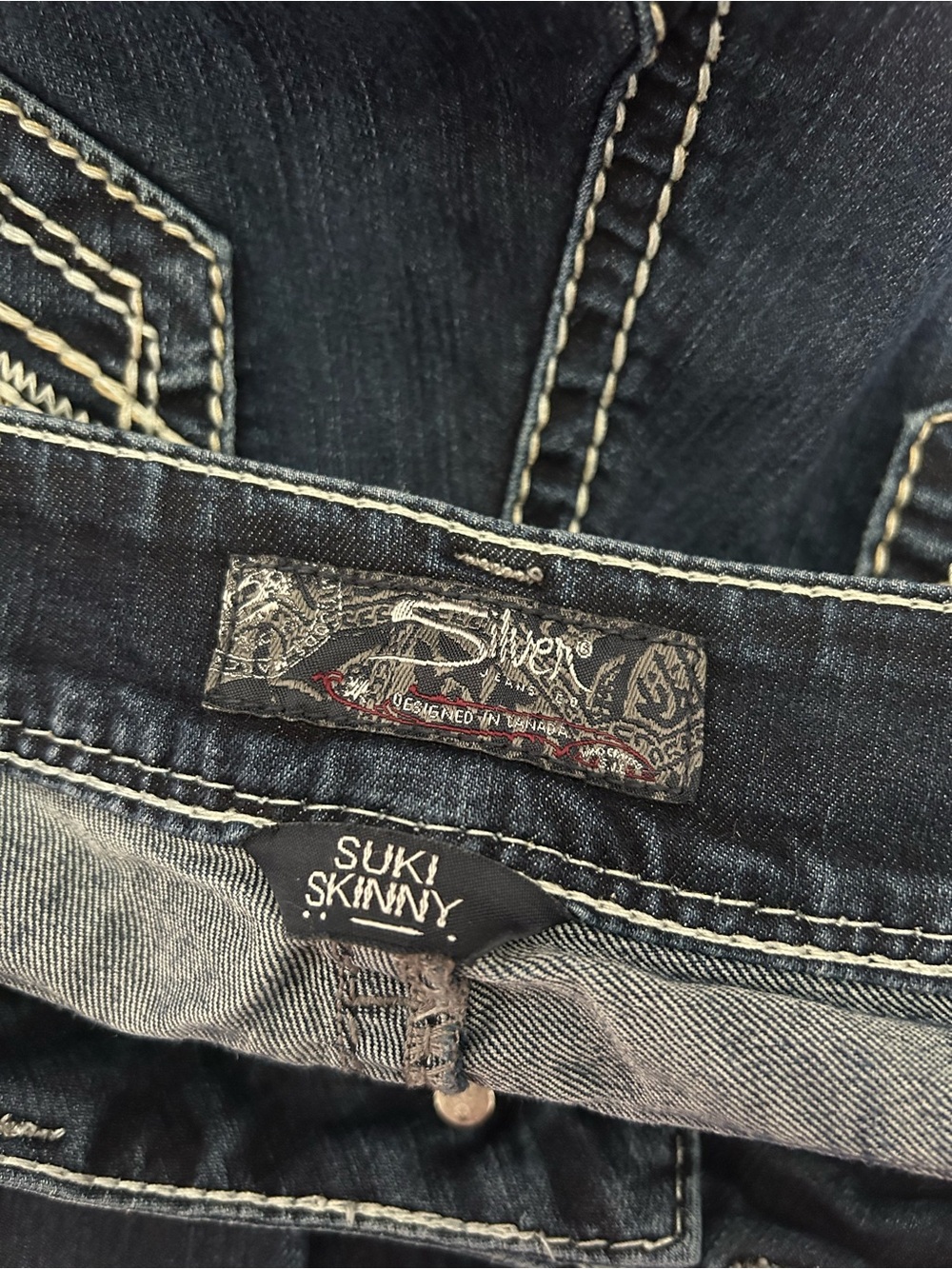 Silver Suki Skinny Jeans Women’s 26/31 Dark Wash Denim Heavy Stitch - Picture 3 of 8